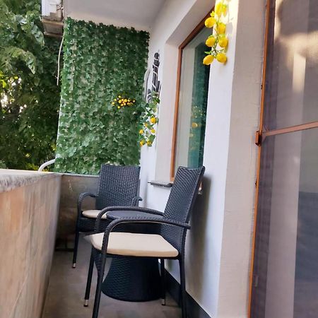 Lemon Breeze Apartment Констанца Екстериор снимка